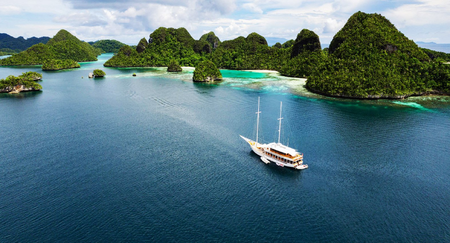 cabin Raja Ampat Liveaboard Boat
