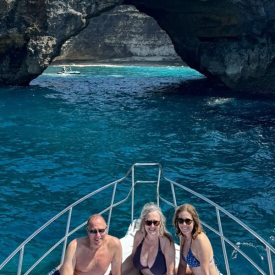 Nusa Penida Manta Whale Sharks & Komodo Tour 8D7N