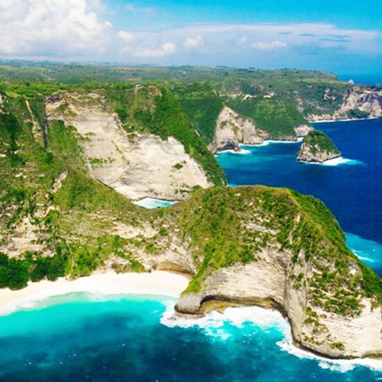 Nusa Penida Manta Whale Sharks & Komodo Tour 8D7N