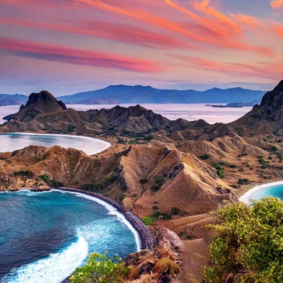 Nusa Penida Manta Whale Sharks & Komodo Tour 8D7N